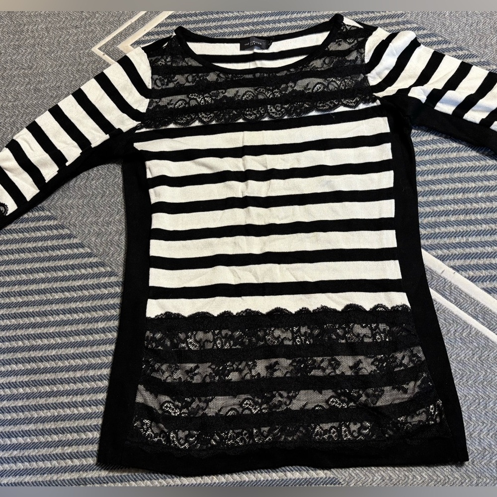 Beautiful Stripped Lace Black and White Long Sleeve Blouse